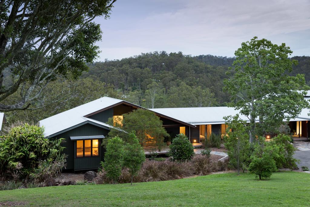 Pullenvale QLD Accommodation Whitsundays