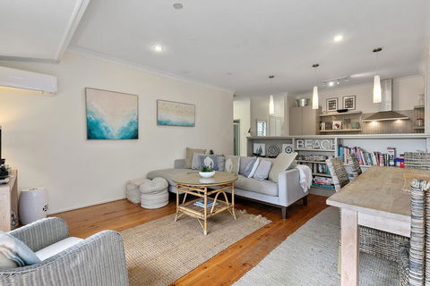 Grevillea - Accommodation Whitsundays 3