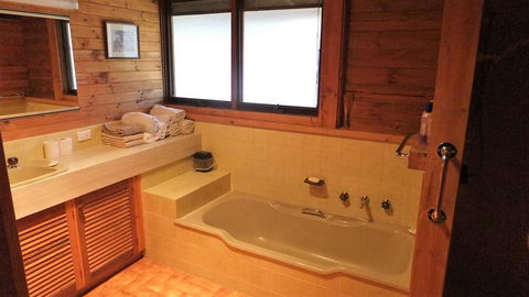 Gunyah Valley Retreat - Accommodation Whitsundays 2