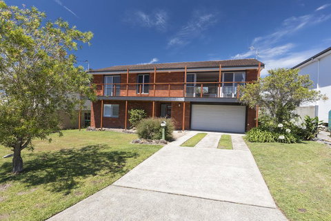 HAMPTONS - Accommodation Whitsundays 0