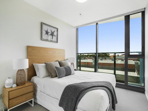 HARBOURSIDE- Hosted By: L'Abode Accommodation - Accommodation Whitsundays 2
