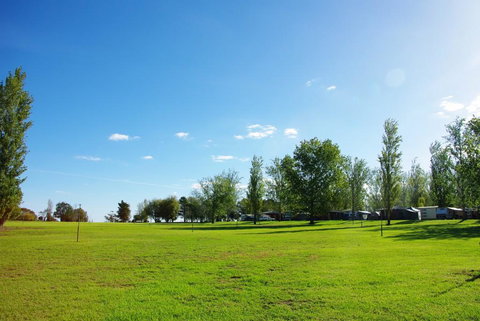 Hilltop Resort - Accommodation Whitsundays 2