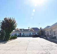 Hillview Motel - Accommodation Whitsundays