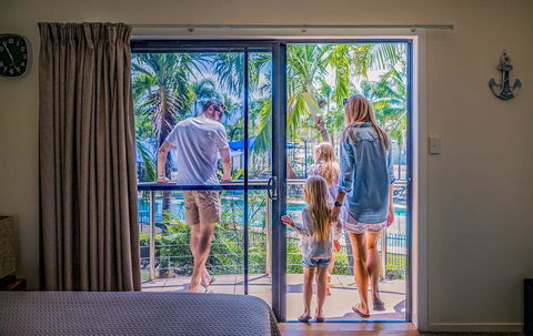 Hinchinbrook Resorts - Accommodation Whitsundays 2
