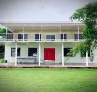 Holiday Rental - Huge House With Beach Views - Accommodation Whitsundays