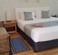 Holland Park Motel - Accommodation Whitsundays