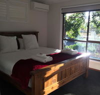 Holly House BnB - Accommodation Whitsundays