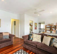 Homely Pembroke On The Park Cottage - Accommodation Whitsundays