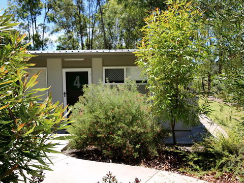 Honeybee - Country Accommodation - Accommodation Whitsundays 1
