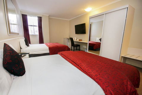 Isa Hotel - Accommodation Whitsundays 2