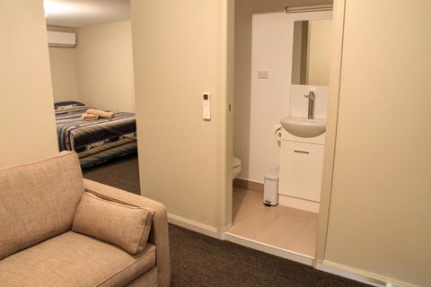 Ivanhoe Hotel Motel - Accommodation Whitsundays 2