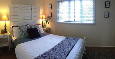 Jacaranda House Bed & Breakfast - Accommodation Whitsundays 2