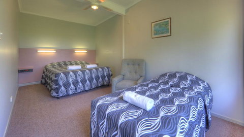 Jacaranda Motor Lodge - Accommodation Whitsundays 1