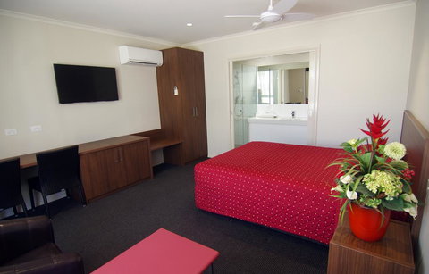 Jane Eliza Motor Inn - Accommodation Whitsundays 0