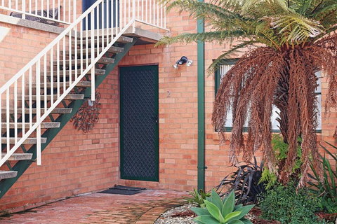 Jodi's Beach Retreat Eden - Accommodation Whitsundays 3