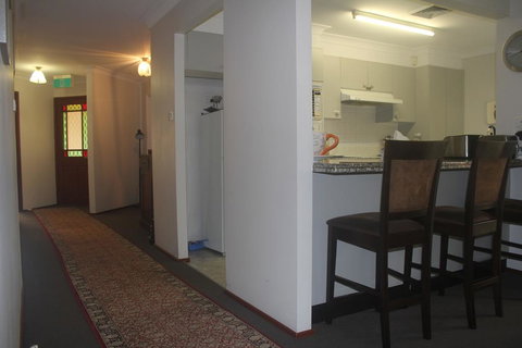 JOHN HUNTER B&B - Accommodation Whitsundays 2