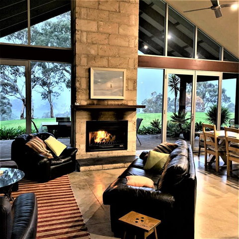 Kenwood Bank Vineyard Retreat - Accommodation Whitsundays 0