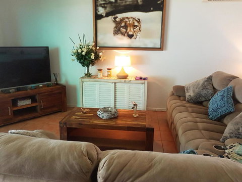 King Reef Beach House - Accommodation Whitsundays 1