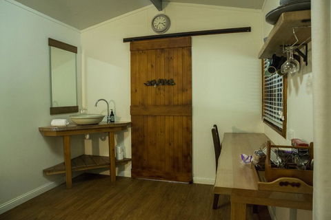 Kingfisher Cabin - Accommodation Whitsundays 3