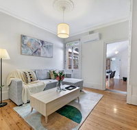 KOZYGURU SURRY HILLS COZY 3 BED TERRACE MINS WALK TO CBD NSH095 - Accommodation Whitsundays