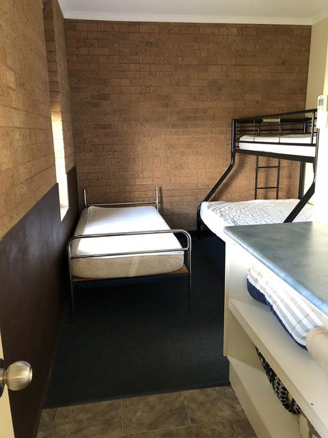Lake Talbot Tourist Park - Accommodation Whitsundays 2