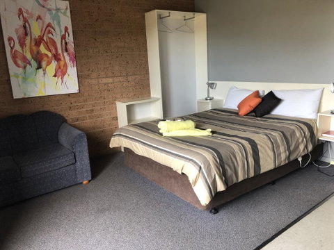 Lake Talbot Tourist Park - Accommodation Whitsundays 0