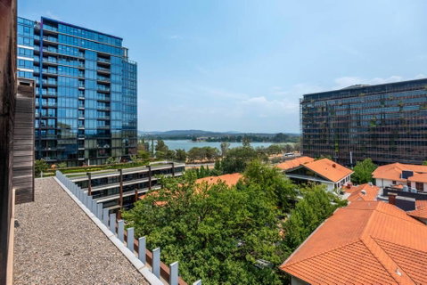 Lake Views, Central CBD Location//FREE WIFI+NETFLIX - Accommodation Whitsundays 2