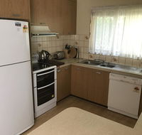 Lakeside Chalet  Studio - Accommodation Whitsundays