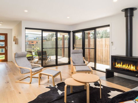 Lantana - Accommodation Whitsundays 0