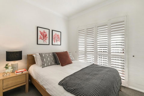 Large And Airy Unit In Quiet Riverside Suburb - Accommodation Whitsundays 2