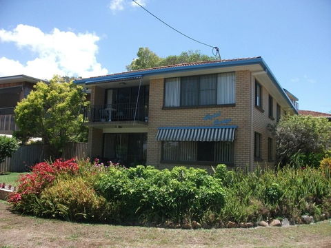Light, Airy 1st Floor Unit - Marbrin Close, Bellara - Accommodation Whitsundays 0