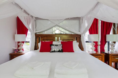 Linger A While Chalet - Accommodation Whitsundays 1