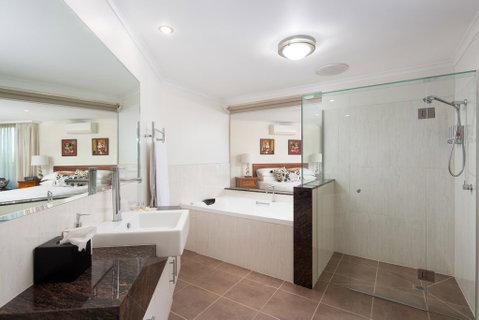 Luna Blu - Luxury B&B - Accommodation Whitsundays 3