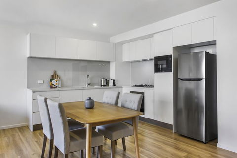 Luxe Beach Holiday Unit With Parking, Pool And Gym - Accommodation Whitsundays 3