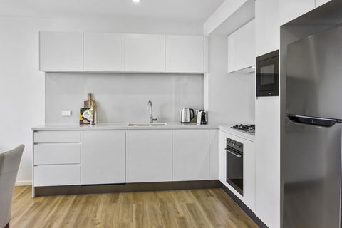 Luxe Beach Holiday Unit With Parking, Pool And Gym - Accommodation Whitsundays 2