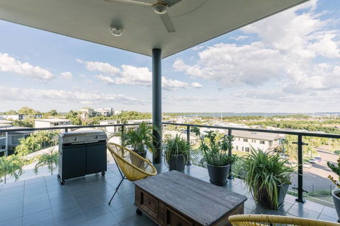 Luxury & Location - Sea Views With Modern Class ! - Accommodation Whitsundays 1