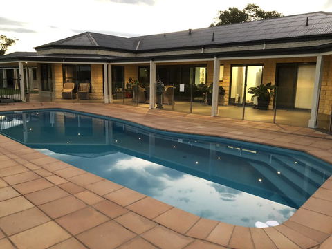 Luxury 4 Bedroom Apartment - Accommodation Whitsundays 0