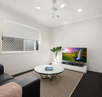 Luxury Home close to Sleemans QE2 Hospital  Griffith Uni - Accommodation Whitsundays