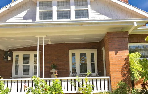 LUXURY IN THE ABSOLUTE HEART OF THE CBD - Accommodation Whitsundays 1
