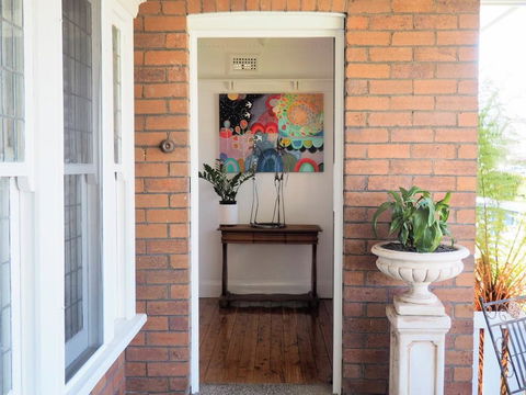 LUXURY IN THE ABSOLUTE HEART OF THE CBD - Accommodation Whitsundays 0