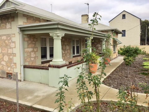 MacDonnell House Naracoorte - Accommodation Whitsundays 1