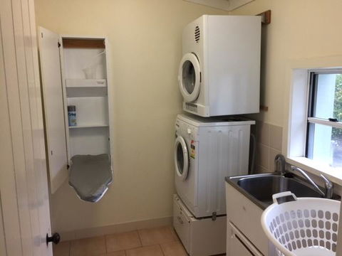 MacDonnell House Naracoorte - Accommodation Whitsundays 3