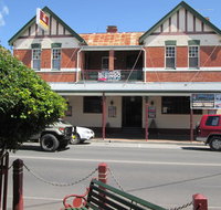 Maclean Hotel - Accommodation Whitsundays