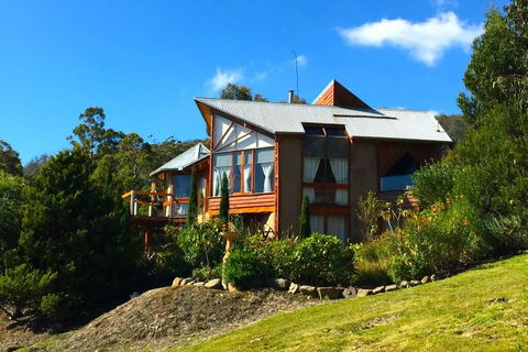 MAGICAL MOUNTAIN RETREAT - 20 Mins To CBD And Only 10 To MONA! - Accommodation Whitsundays 3