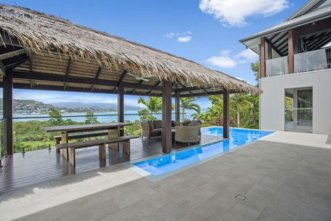 Mandalay Luxury Retreat - Accommodation Whitsundays 0
