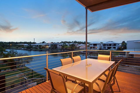 Marina Views Townhouse - Accommodation Whitsundays 1