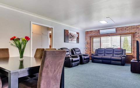 MAS Country Jackie Howe Motel - Accommodation Whitsundays 1