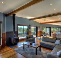 Mayakitana - Overlooking the golf course - Accommodation Whitsundays