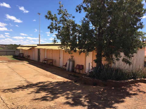 Meekatharra Hotel - Accommodation Whitsundays 1