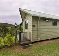 Mena Creek Flower House - Accommodation Whitsundays
